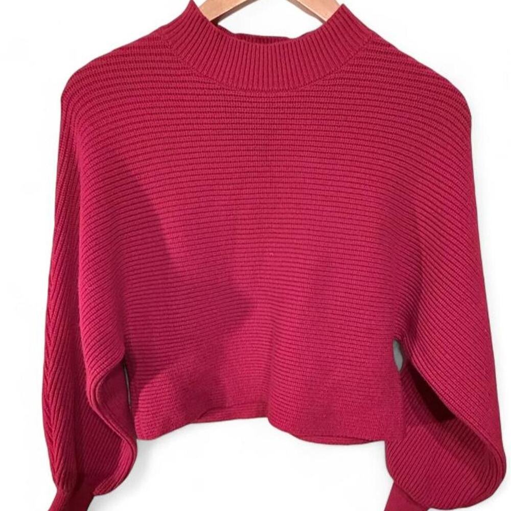 Calligraphie red cropped sweater
